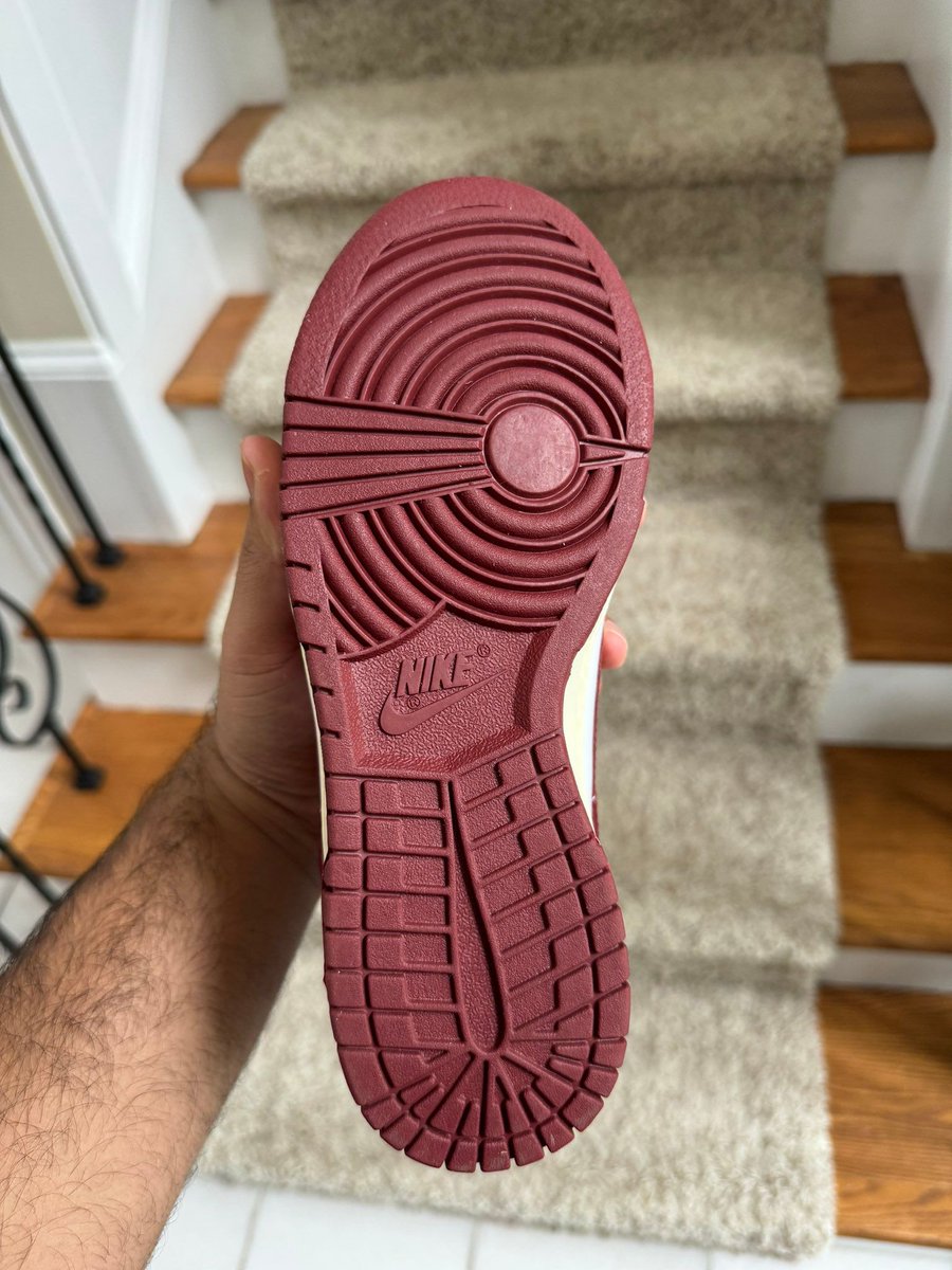 Sneaker News tweet media