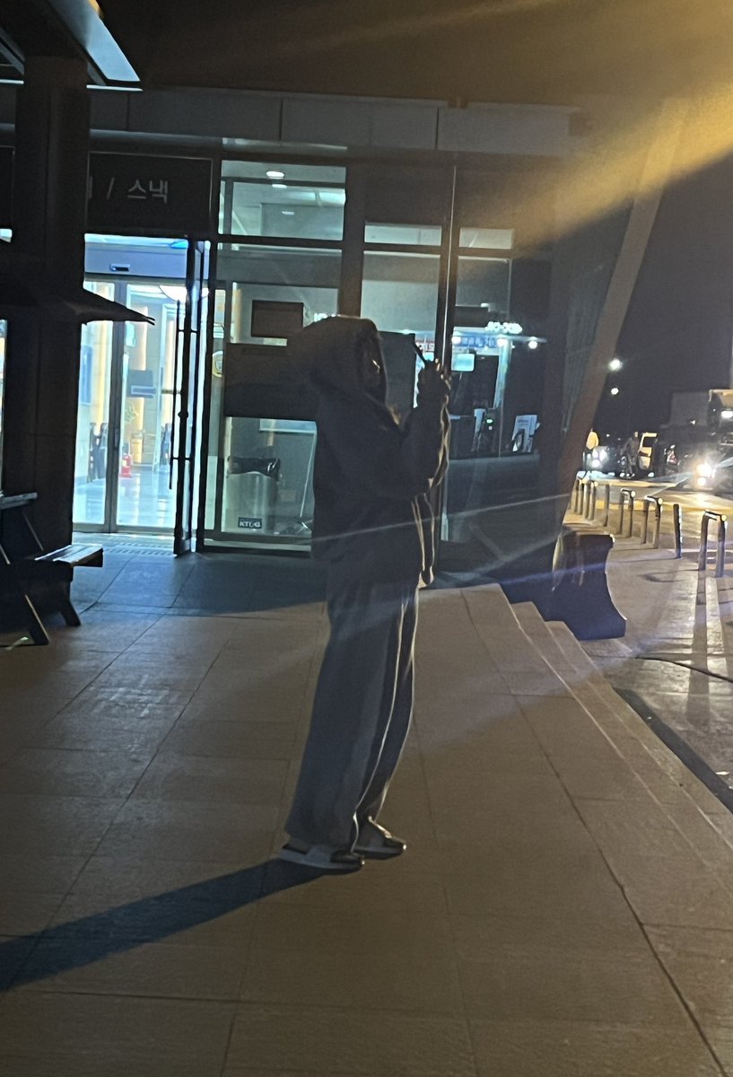 _HayoungBrasil's tweet photo. 📸 | Hayoung via Weverse.

"Enquanto tirava fotos do céu 🌕"

#SongHayoung #송하영 #HAYOUNG #하영 
#fromis_9 #프로미스나인 @realfromis_9 https://t.co/KF3eGnR3wi