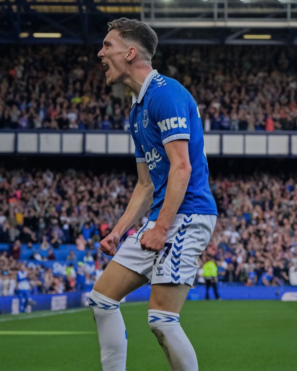 TripleSSports's tweet photo. ๐ด๐จ๐ต ๐ถ๐ต ๐จ ๐ด๐ฐ๐บ๐บ๐ฐ๐ถ๐ต!
Goal โ๏ธ
Three points โ๏ธ
Man of the Match โ๏ธ
Well played, @jgarnerr96!
#tripelssports #triplesgroup #garner #efc #everton https://t.co/bsEKkvRd6t