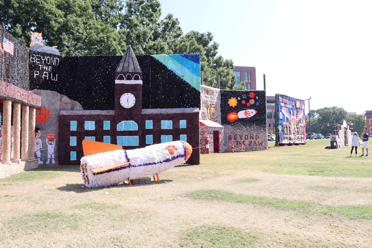 ClemsonHome's tweet photo. π―π Homecoming vibes in Tigertown are unmatched! π Welcome back Home Clemson family! #ExperienceHome #Clemson #ClemsonHome #Homecoming https://t.co/QLHHQiyVeZ
