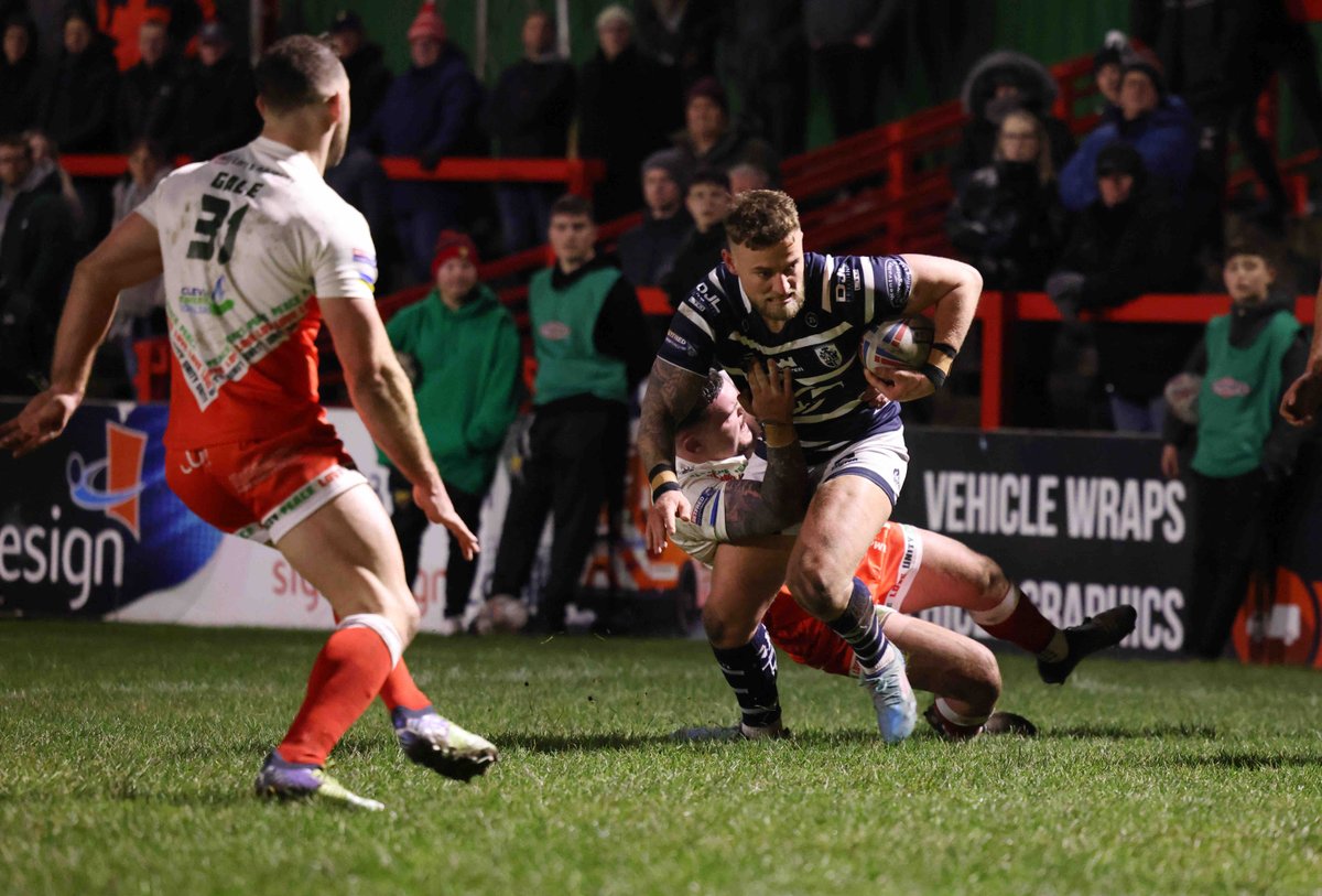 In line to make his 200th career appearance tomorrow night.

Chris Hankinson is also only three points short of 1000 career points.

🎟️ bit.ly/23SEMI