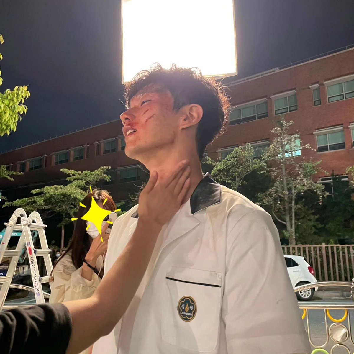 cutiebbooyy's tweet photo. 하... 강훈기수 존나게 증오.밖에 없던 관계였는데, 어느날 이강훈이 방기수 (또) 한 대 치려다가 기수가 자기도 모르게 눈 질끈 감는 걸 봐버린 그 짧은 순간, 이강훈 지가 방기수 좋아하는 거 깨달았으면 ,, https://t.co/n6YWkqBm4J