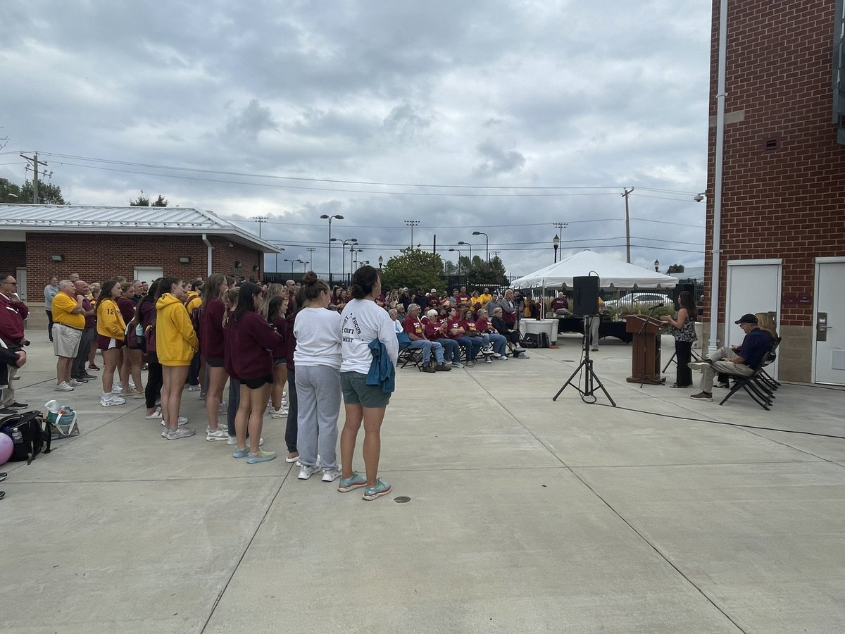 SalisburySB's tweet photo. Thank you to all who came out to celebrate Margie’s legacy that lives on. We loved honoring her and closing out the day with our alumni day🥎 #GoGulls https://t.co/s99iWF3dTy