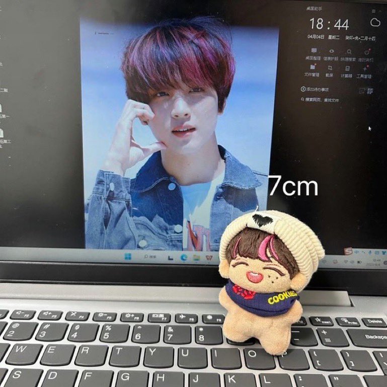 สอบถามค่า 🌷
มีใครพอจะรู้จักชื่อตุ๊กตาแฮชาน 7cm ตัวนี้มั้ยคะของมาสไหน หรือพรีได้ทางไหน ใครรับพรีกระซิบได้คับ ตามหาตุ๊กตาแฮชาน7cm 

* ขออนุญาตยืมรูปคับ * 

#ตุ๊กตาnct #ตลาดนัดnct