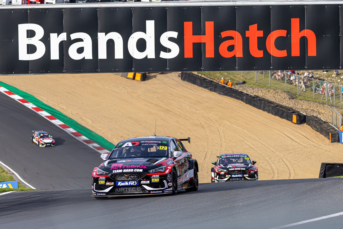 ⭐️ Saturday Round-Up: Hear from the drivers after qualifying at Brands Hatch!

Full article - team-hard.com/round-10-brand…

#TeamHARD #BTCC #BrandsHatch