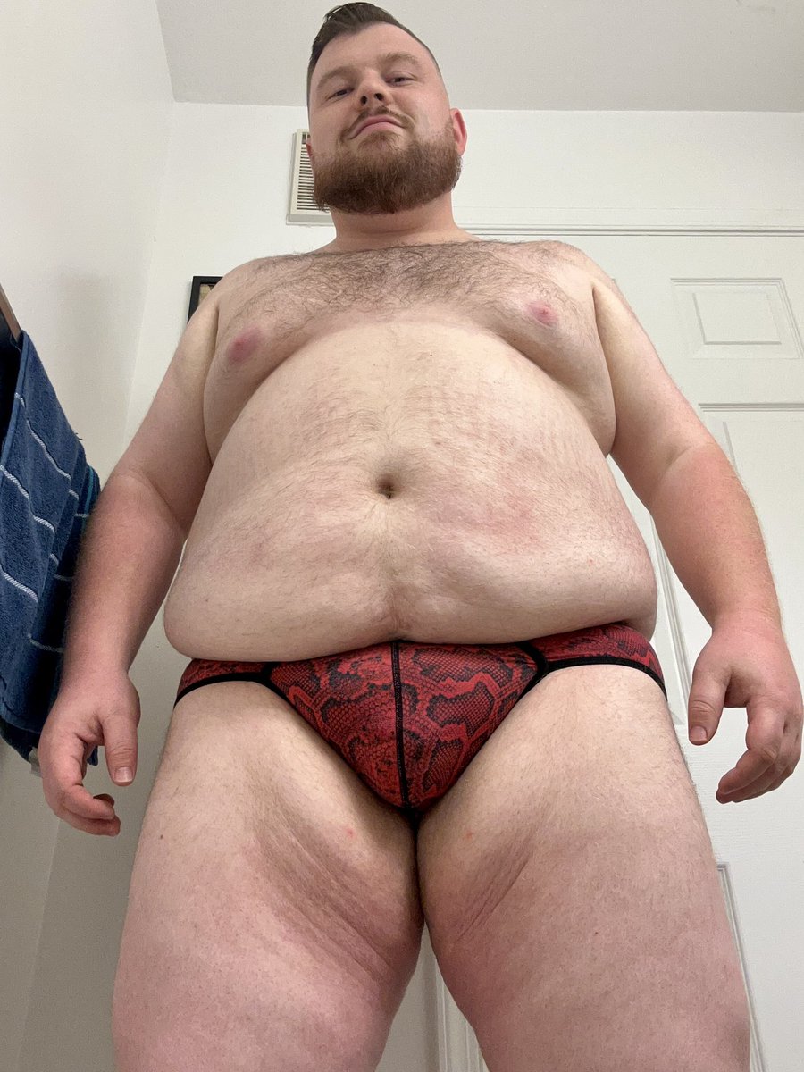 KennedyRyanBear's tweet photo. Come worship me boy 😈 https://t.co/PAJc617kE1