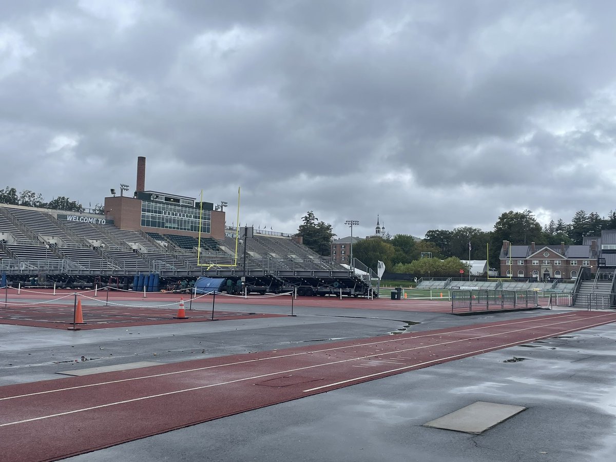 brett_radio's tweet photo. Rainy but warm day for @IvyLeague Football as @DartmouthFTBL hosts Yale in Hanover. Listen live and for free across the Big Green @Learfield Network. Pregame at 1pm and kickoff at 1:30pm 

🎧: https://t.co/K5MDpsUwfv
📱: Varsity Sports App https://t.co/J3sgghjzfd