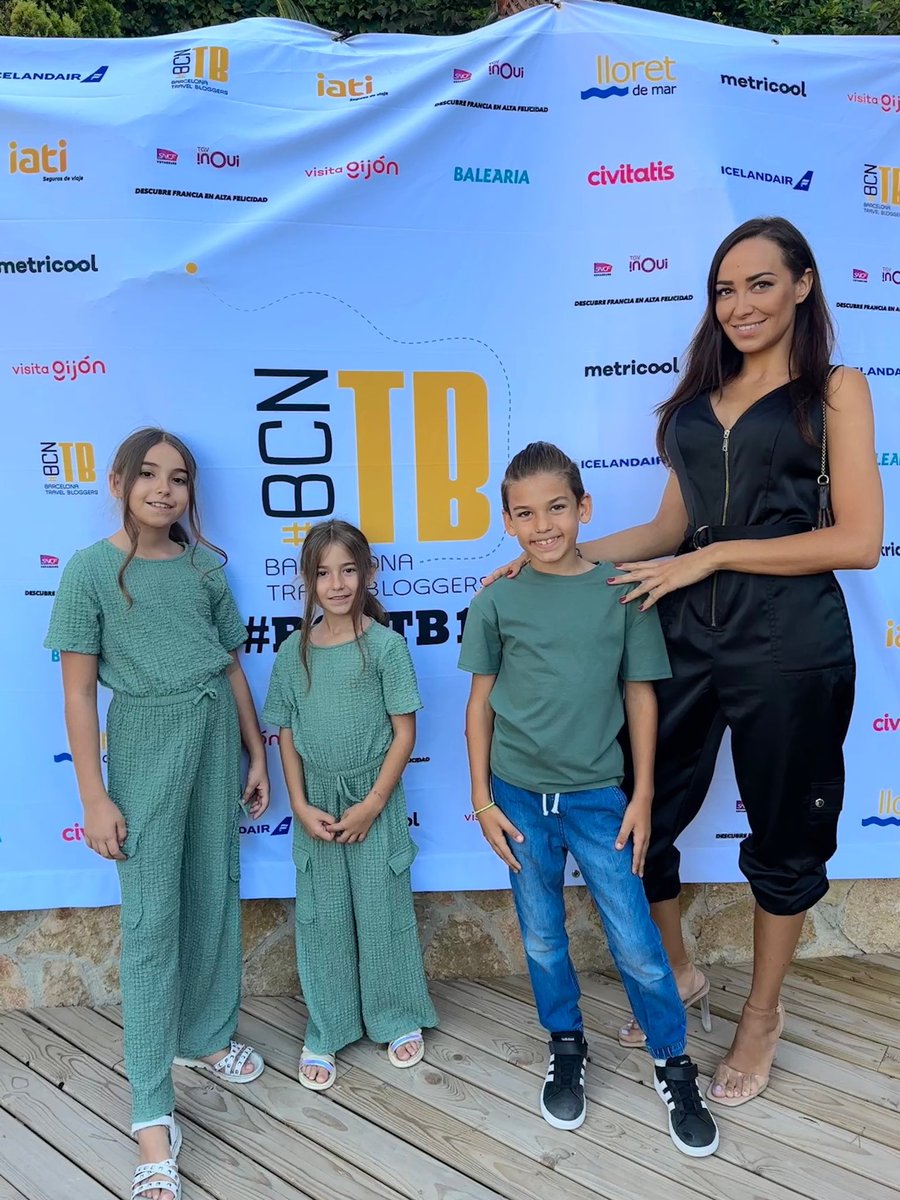 Pues ya estamos en la gala del 10 aniversario de <a href="/bcnTB/">BCN Travel Bloggers</a> <a href="/lloretturisme/">Lloret Turisme</a> <a href="/iatiseguros/">IATI SEGUROS</a> 
<a href="/GijonTurismo/">Visita Gijón/Xixón</a> 
<a href="/icelandair/">Icelandair</a>
<a href="/tgvinoui_esp/">TGV INOUI España</a> 
<a href="/baleariaferry/">Baleariaferry</a>
<a href="/civitatis/">Civitatis</a>
<a href="/KLM/">KLM</a> 

#BCNTB10, #MyLlorey #InLloret2023
