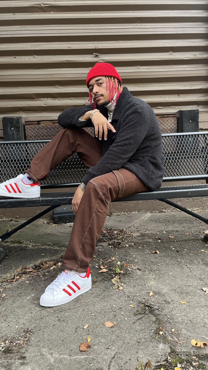 _cvm15's tweet image. Here’s another one of my anime character inspired outfits, this time it’s Red Haired Shanks 🏴‍☠️❌, (minus the missing arm)