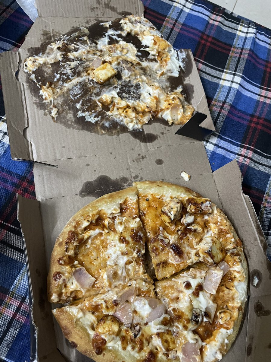 AdvAshishSh's tweet photo. @zomato @zomatocare  this is the way I received my pizza no option to talk with customer care, cost of pizza 155 &amp; customer care offer me 21 rupees. Shameful service @jagograhakjago https://t.co/xPo2boTC7n