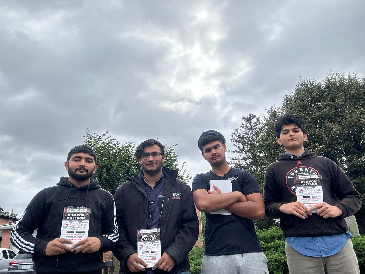 Muslim Youth from Caledon, ON are visiting homes to encourage residents to sign up for the Inaugural #RunForCaledon

Being held in support of #Caledon Community Services &amp; BGC Peel.

🗓️ October 8, 2023 (TOMORROW)
📍Humberview Track Bolton

raceroster.com/events/2023/80…

#Mercy4Mankind