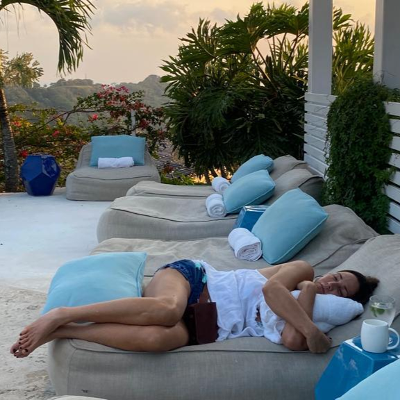 This is what my life looks like when I'm not being a "badass"! Napping at sunset, holding onto that towel for dear life!

@theretreatcostarica

#reallife #metime #badassbabe #dianastobo #girlboss
