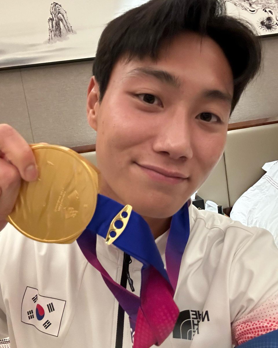 cookiekiek's tweet photo. 축하해🥹🥹🥹🥹🥹🥹🥹🥹🥇🥇 https://t.co/zzeLiS9k3k