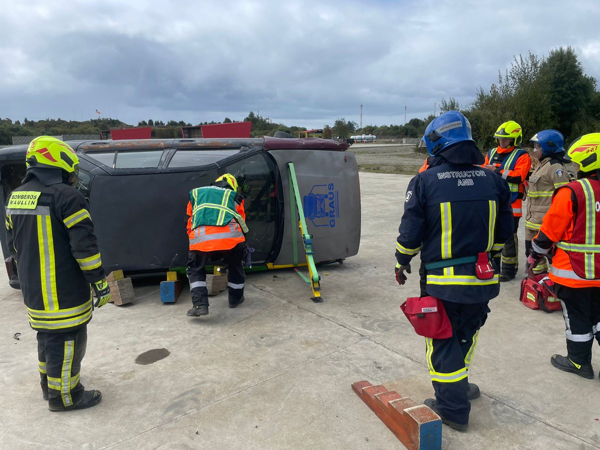 20 Bomberos de los CB. Maullin y Calbuco realizan el Curso de Extricacion I en el CEZS. <a href="/ANB_Chile/">Academia Nacional</a> <a href="/consejo10/">Bomberos Consejo Regional  Los Lagos</a>