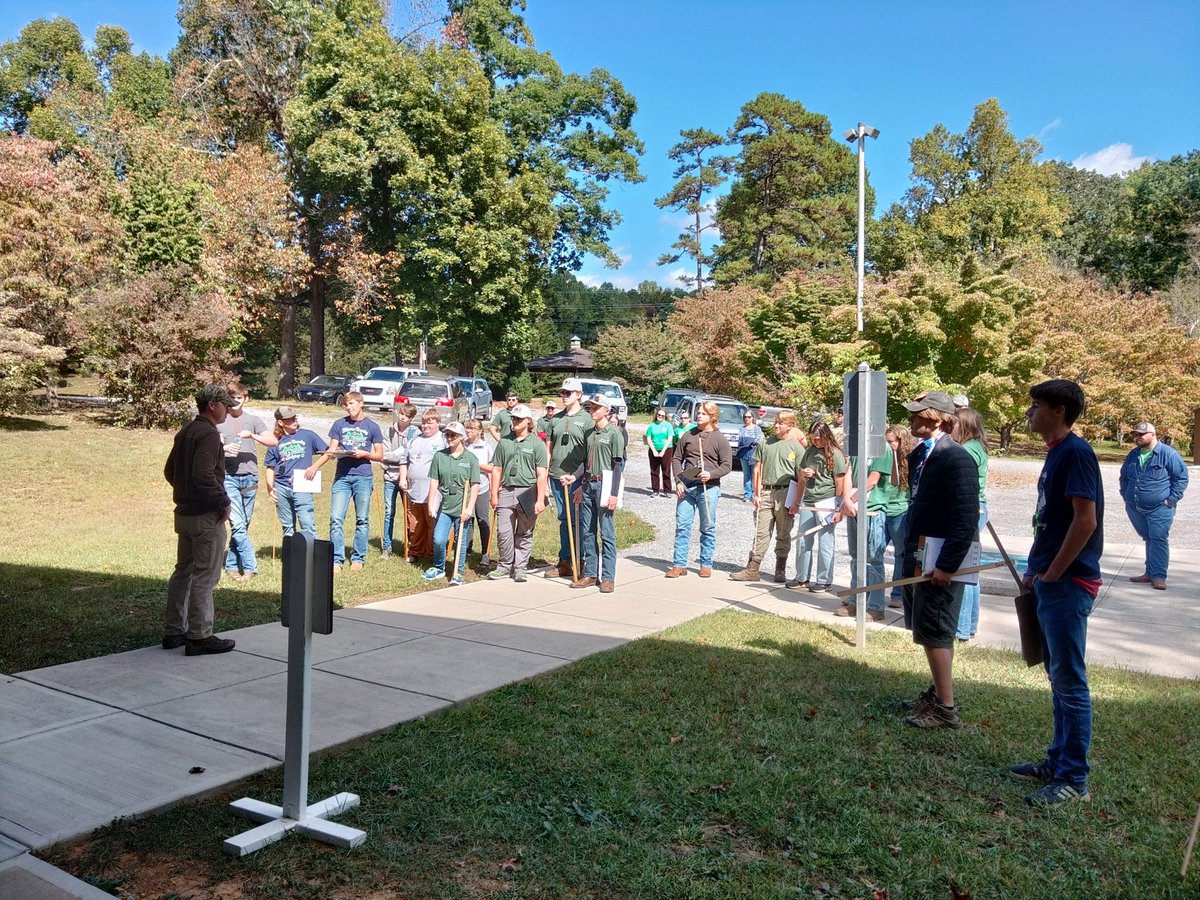 KevinHoyt4's tweet photo. Kicking off the UT Extension - 4H State Fall Forestry Judging Contest at the UT Forest Resources AgResearch and Education Center in Oak Ridge, TN. https://t.co/awz5kDxX32