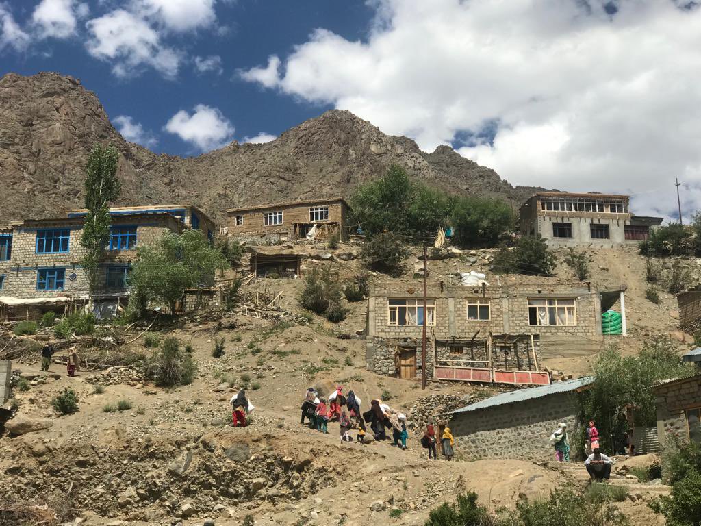 shells1857's tweet image. Every Infant Matters works in Kargil, fighting malnutrition in women &amp;amp; children, going right up to the Indo Pak border in the freezing cold to serve nomadic tribes, partnered with the government. CMO urgently needs Ambulances. Please support. @anandmahindra @SonuSood