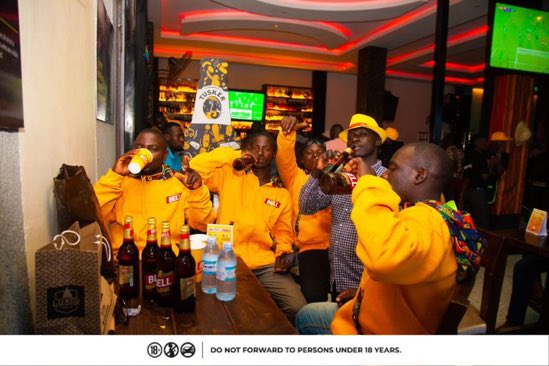 kamaroma22's tweet photo. #Ad
We are already at @LuxorBarMbra turning up
Remember only a bucket of three bell beers is the entrance fee 

#BellObaFest 
#ThisIsHowweDo https://t.co/htiw1MgoOX
