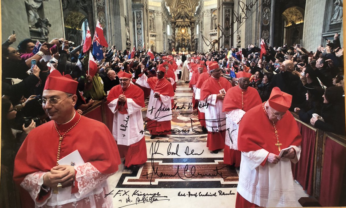 Was able to add signatures of cardinals Clemente, Bo and Blazquez to my 2015 consistory photo during my visit of the 2023 consistory.