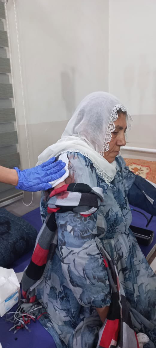 This evening, Turkish Armed Forces bombed a mosque inside Makhmur Refugee Camp in Iraqi Kurdistan. As a result of the bombardment, a 60-year-old woman, Zeinab Ibrahem, and two children were injured. #Turkey #DroneAttack #Kurdistan