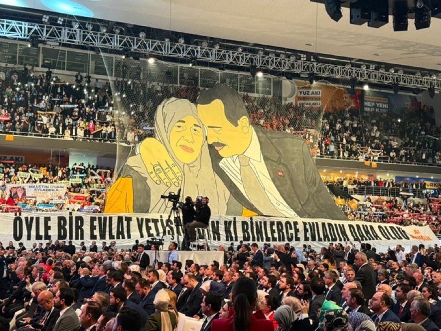 Cumhurbaşkanımız Sn.Recep Tayyip Erdoğan'ın Liderliğinde, Türkiye Yüzyılı İçin #Hep Yeni Hep İleri” diyerek gerçekleştirdiğimiz 4. Olağanüstü Büyük Kongremize katılarak oyumuzu kullandık.

Kongremizin hayırlara vesile olmasını diliyor, MKYK ve Kurul üyelerimizi tebrik ediyorum.