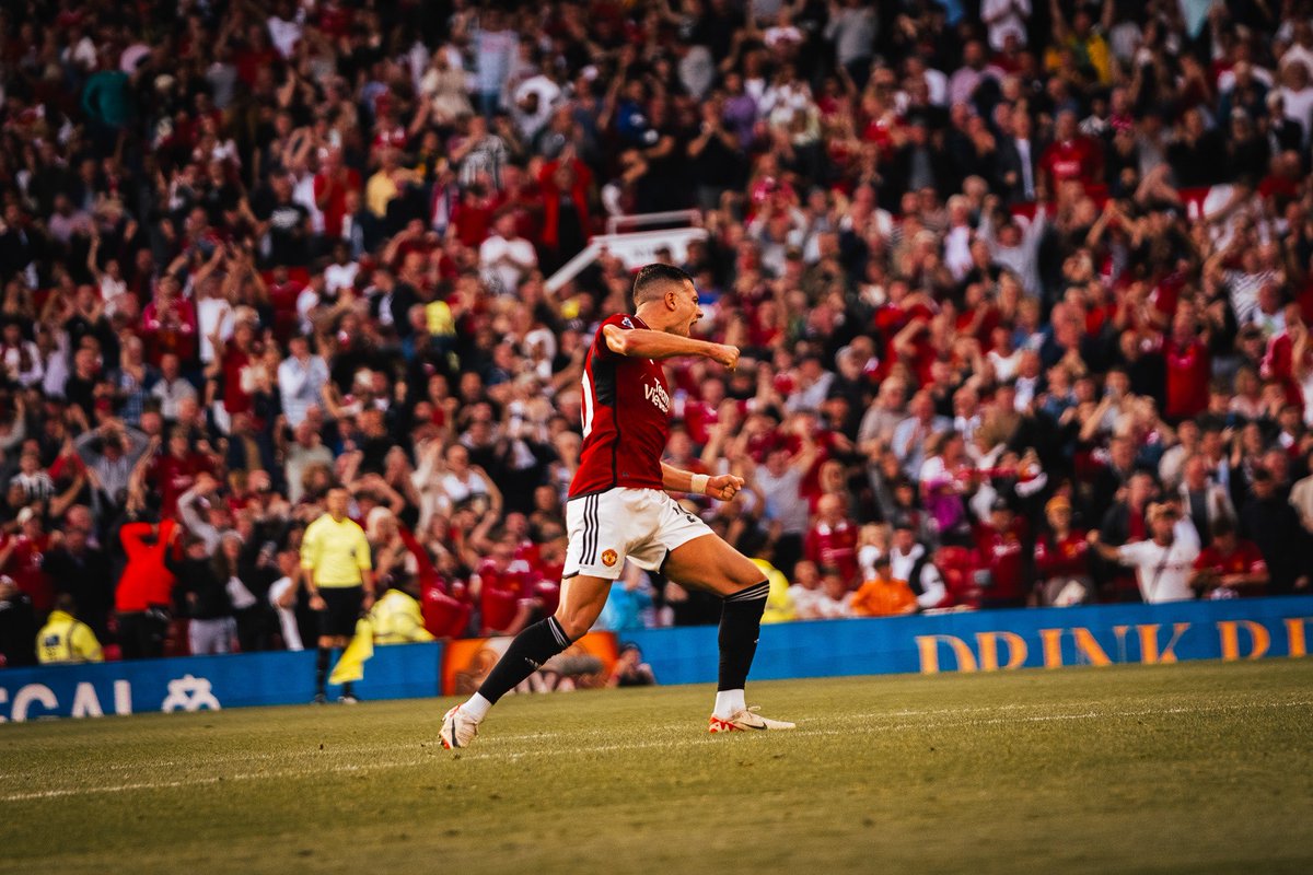 Diogo Dalot tweet media