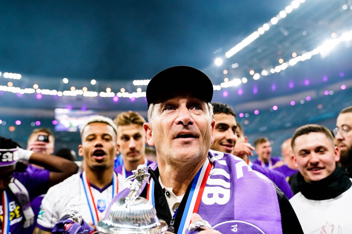 DonFcgb's tweet image. 👀 Plusieurs noms circulent déjà dans différents médias (@rmc/@lequipe/@Bleu_Gironde) pour prendre la succession, dans les prochaines heures/jours, de David #Guion : 

🇫🇷 Philippe #Montanier 
🇫🇷 Julien #Stéphan
🇮🇹/🇧🇪 Felice #Mazzù
🇪🇸 @oscargarciaj 
… 

🇧🇪 @karel_geraerts qui se