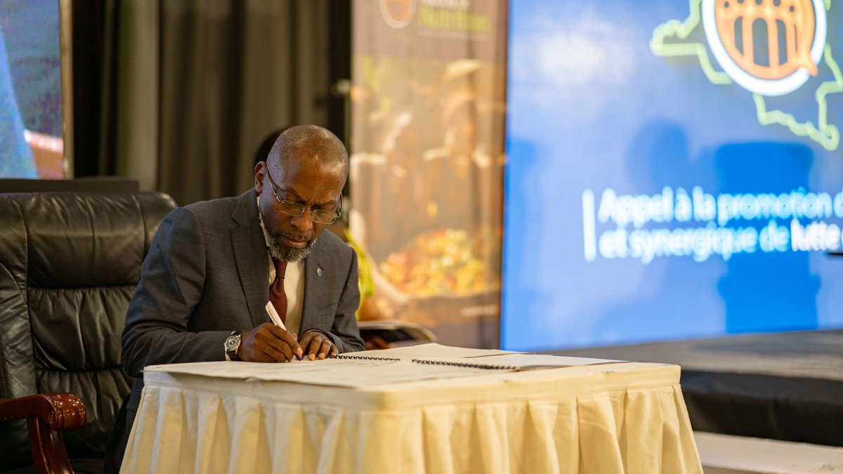 WFPDRC's tweet photo. Le #ForumNationalNutrition en #RDC s'est conclu par un événement important. Le gouvernement de la RDC et ses partenaires ont signé la Déclaration de Kinshasa, qui est un engagement à mettre en œuvre une approche globale et inclusive pour lutter contre la malnutrition dans le pays https://t.co/wHPurRFbKu