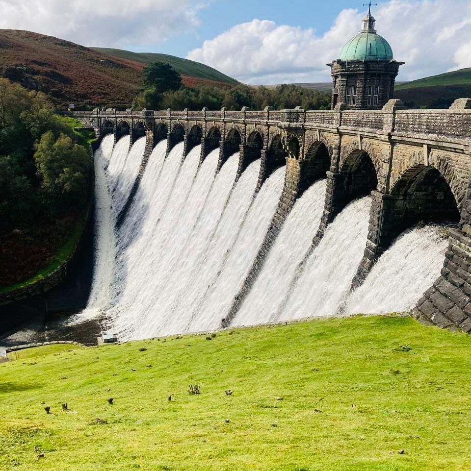 mancoedvm's tweet image. 📢  𝐒𝐀𝐓𝐔𝐑𝐃𝐀𝐘 𝐒𝐇𝐎𝐔𝐓 𝐎𝐔𝐓 to our Grounds Maintenance teams making this dam in Elan Valley look incredible! What a view. ☀️ ⛰️ 

#dams #elanvalley #elanvalleydam #dammaintenance #groundsmaintenance