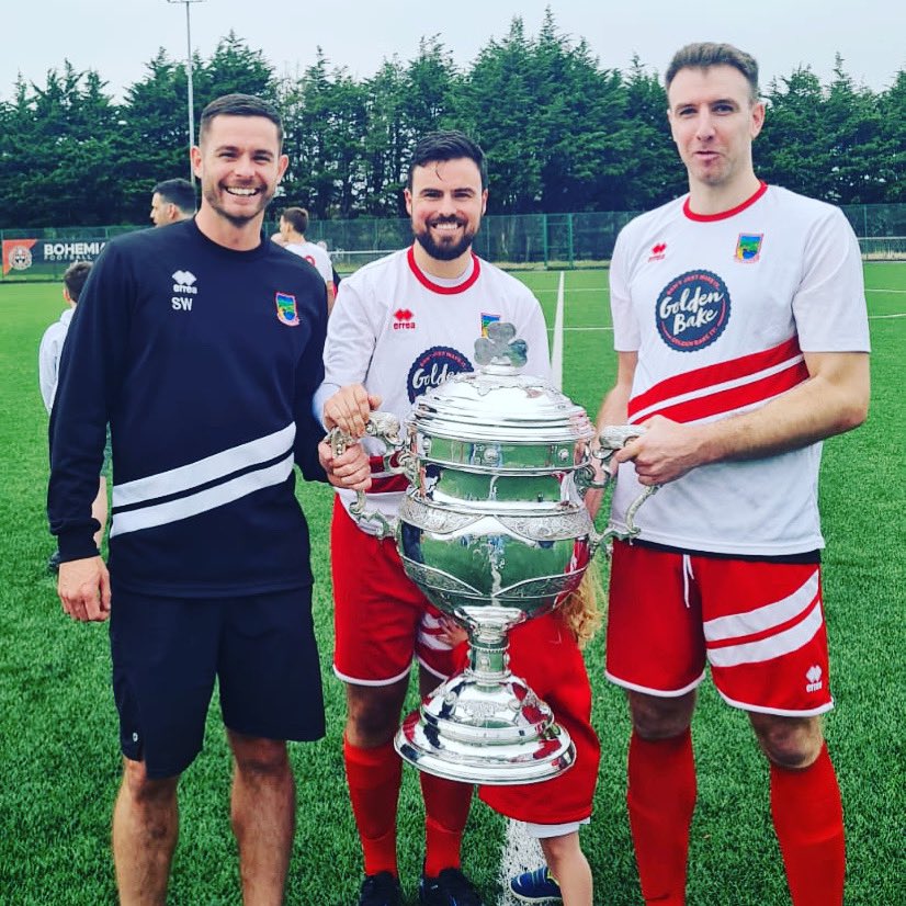 TUFC1977's tweet photo. 🤩🏆🔴⚪️⚽️ https://t.co/1kIkTsWwbw