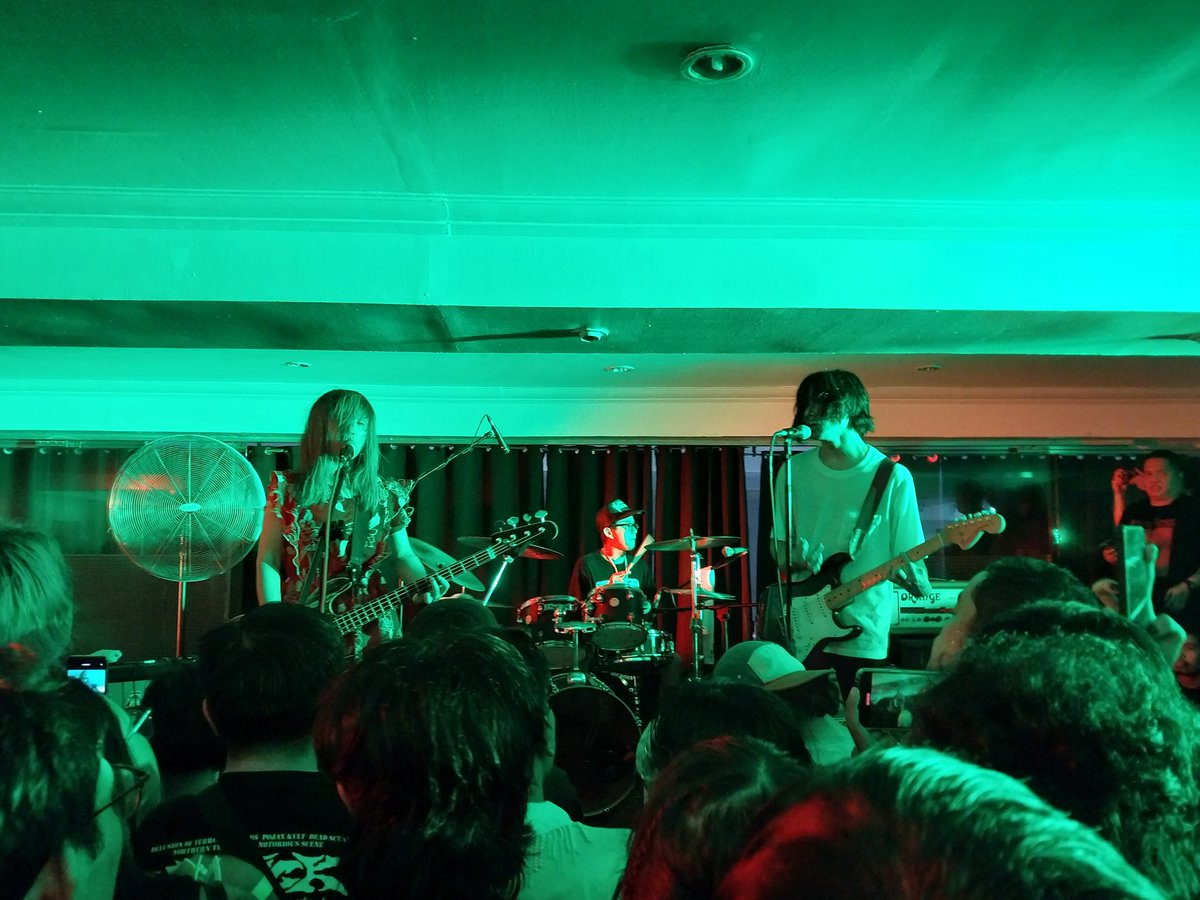 _ena_ane_'s tweet photo. saw MASS OF THE FERMENTING DREGS live a couple of hours ago, they were so great <33 https://t.co/B0ItQ12D9g