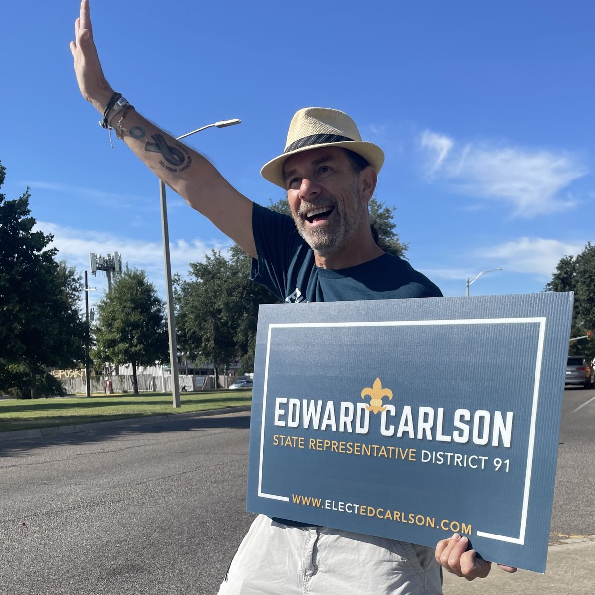 electedcarlson's tweet photo. With ONE WEEK to Election Day, I’m out waving signs and spreading the word about my PLAN to REDUCE CRIME! I’ve been consistent throughout this campaign, and we’re going to finish strong. #nola #lalege #lagov #StopTheDrugAndCrimeCrisis https://t.co/7KQoyjOBY9