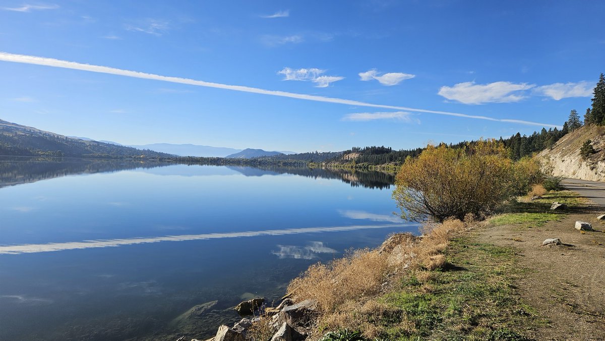 PatrickEmber's tweet photo. What a perfect morning for a run. #okanaganlife #runhappy #running https://t.co/AXfDYut3Zx