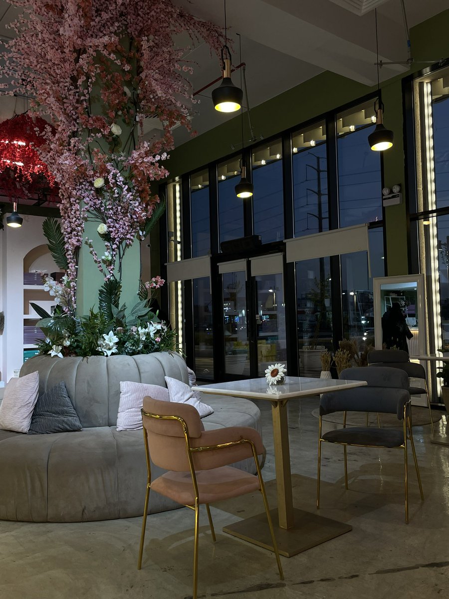 third_amber's tweet image. أنا ليّلك و أنا صبحك و أنا الساهر أنا الوّهاج
و أنا اللي لا دعاك الشوق ما ملّيت مجلاسك

#اختيارات_ثلثك_عنبر