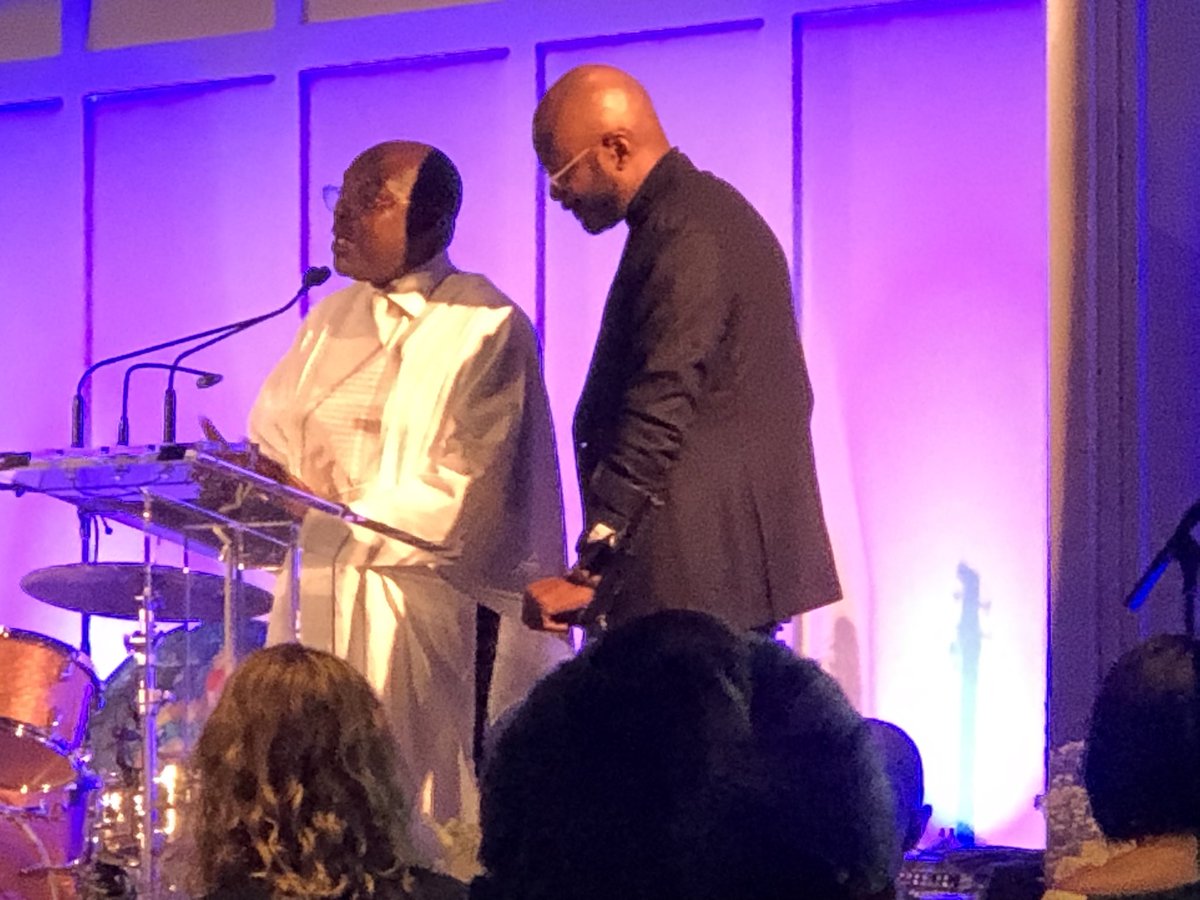 brpatrick1's tweet image. Thanks @georgiebadiel for a wonderful Water Ball! Clean water + female education = better world. #waterislife #waterprincess #honeypot