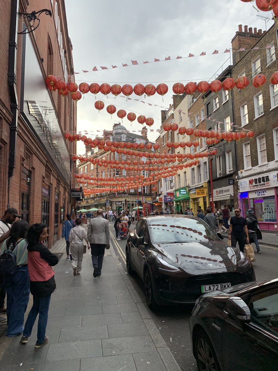 GPW01's tweet image. If you get the chance to check out the Frameless expo in Marble Arch check it out, it’s a lot of fun 🤩 dinner at Tao Tao Ju lovely ♥️ 🥢 #Frameless #London
