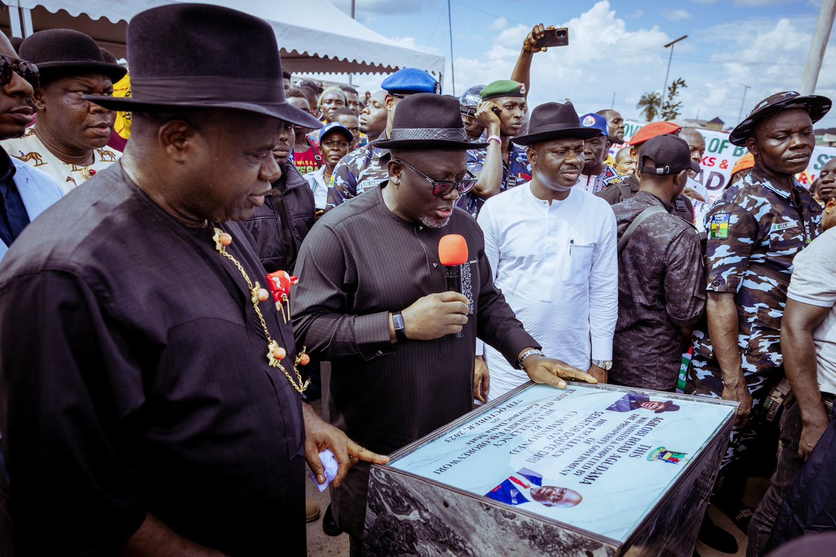 DSGovernment's tweet photo. Delta State Governor, Sheriff Oborevwori, expressed his support for Bayelsa Governor, Senator Douye Diri, stating that Diri is a true servant-leader who deserves a second term in office. https://t.co/JZpYJjJcxk