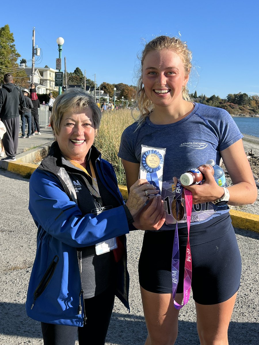 The top 3 finishers in the RVM Oak Bay 5K were Maya Fish (21:23) from Canmore AB, Lucy Campbell (21:27) and Gabriela Debues-Stafford, both from Victoria, BC. Congrats! #runvictoria