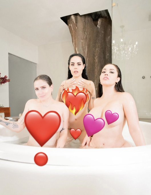 @yo_soy_veronica @Marianfrancovip &amp; yo te estamos esperando ❤️&zwj;🔥❤️&zwj;🔥❤️&zwj;🔥❤️&zwj;🔥 https://t.co/5MdwRPwmU9<a class="tags" href="/tag/yo_soy_veronica">@yo_soy_veronica</a><a class="tags" target="_blank" title="On Twitter" href="/?out=eyJ0eXAiOiJKV1QiLCJhbGciOiJIUzUxMiJ9.eyJpYXQiOjE3MjI0NzE0NTIsImlzcyI6InR3cG9ybnN0YXJzLmNvbSIsIm5iZiI6MTcyMjQ3MTQ1MiwiZXhwIjoxNzU0MDA3NDUyLCJyZWRpcmVjdF91cmwiOiJodHRwczovL3R3aXR0ZXIuY29tL01hcmlhbmZyYW5jb3ZpcCJ9.Y2dzaeVSoIMafjPxF-J9e_5likSNxrHRiLzzvOjazqQ8bNCuETiVnvJMnC4qFXpZ12nC_LPeBd-5x9G-PFJUoA">@Marianfrancovip</a><a href="/tag/youtube"class="tags"><span>#youtube</span></a><a href="/tag/spotify"class="tags"><span>#spotify</span></a><a href="/tag/podcast"class="tags"><span>#podcast</span></a><a href="/tag/onlycelia"class="tags"><span>#onlycelia</span></a>