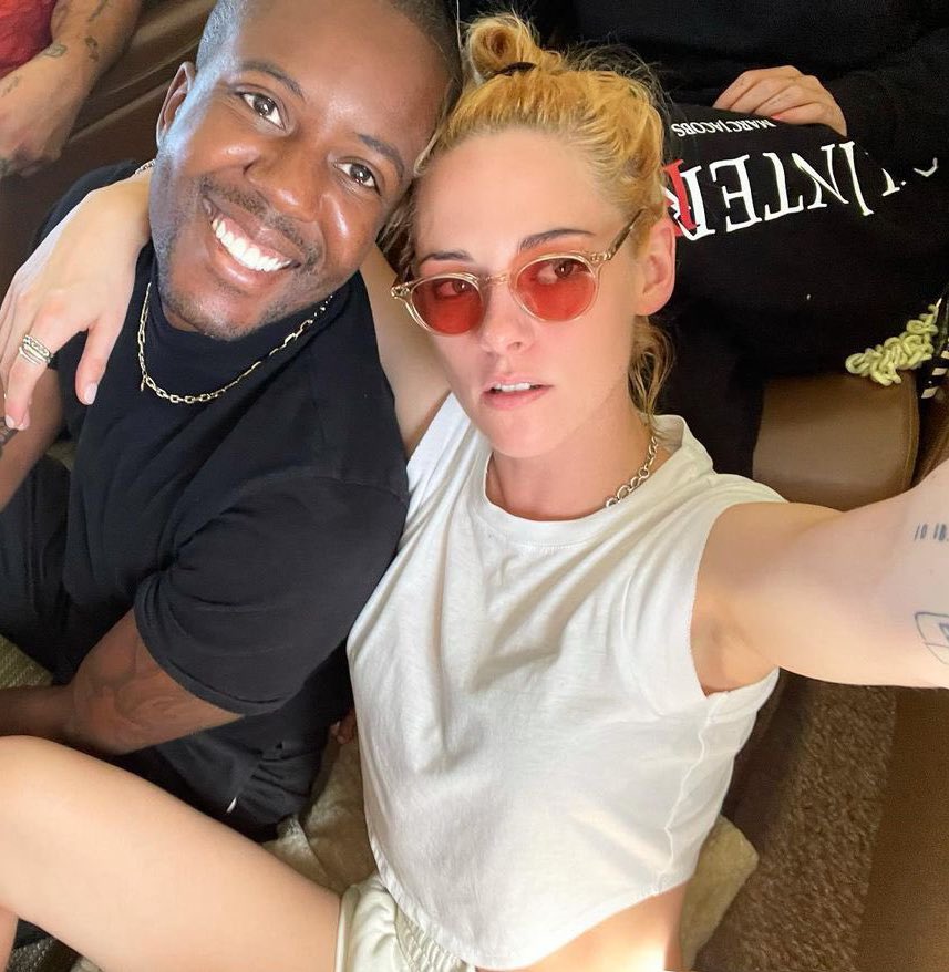 bellaxkristen's tweet photo. “Surround yourself with people that love and support you personally, professionally and mentally. People that inspire, uplift and encourage you. People that want to be with you in your times of joy and your times of despair. Be cautious of who you let into your energy and space.” https://t.co/x8ILo2pOcZ