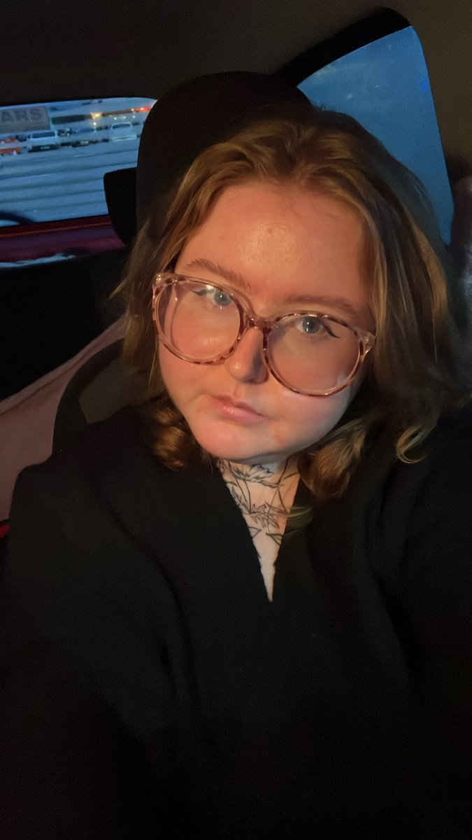 loo0sy's tweet image. went to see mitski &amp;amp; got drenched in this rain xxx happy saturday x