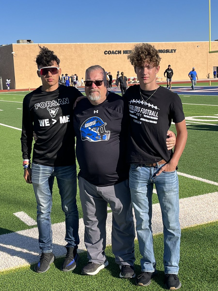 Thank you so much <a href="/fredhow76381571/">Fred Howard</a> for inviting me to the game day visit had a great time watching the game <a href="/WBUFootball/">WBU Football</a> <a href="/MarcosHinojosWB/">🏈 Marcos Hinojos 🏈</a> <a href="/MarkusHollowa14/">Markus Holloway</a>