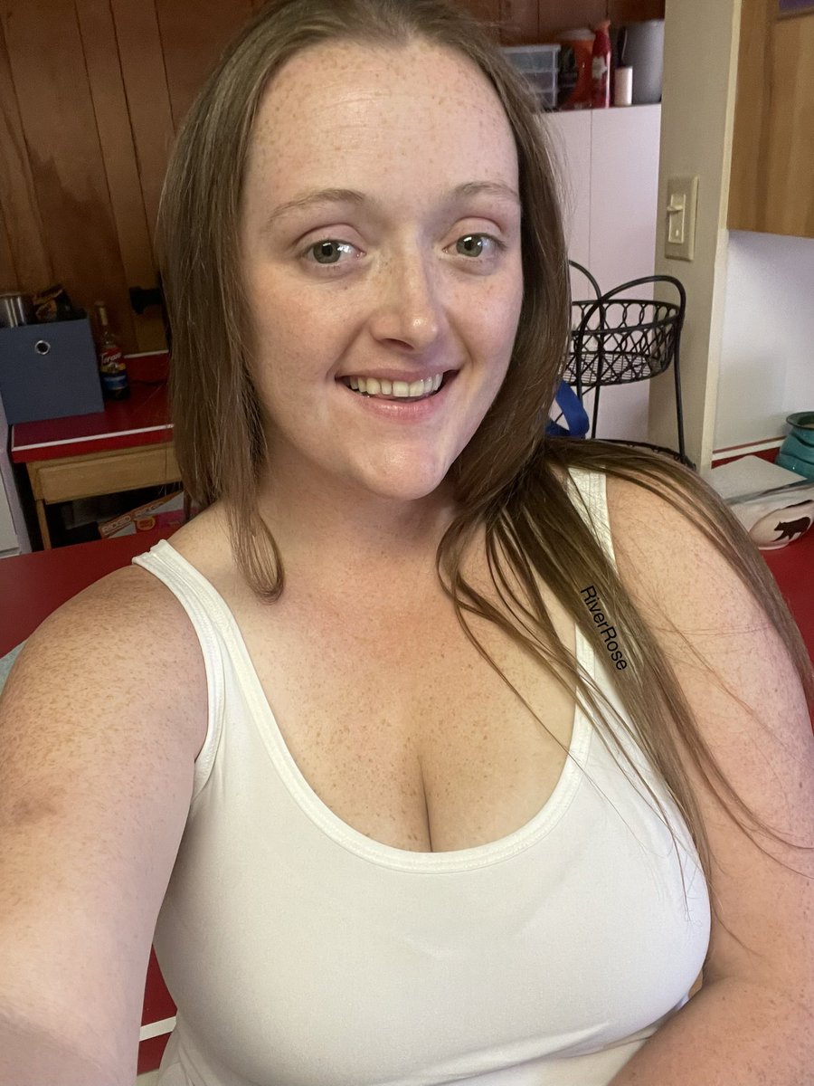 RiverRose_29's tweet photo. Time to cook dinner!😋👩‍🍳
#dinnertime #bigtitsmomِ #milf #ganjamama #onlyfansgirl #onlyfansmilf #onlyfan https://t.co/OA9qjV2tJ9