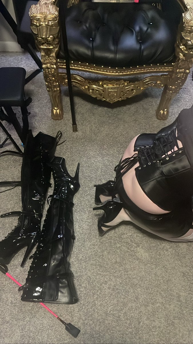 Egyptian_Roylty's tweet photo. Guess who’s strapping up my boot’s tonight 😈 #slave #thighhighboots #corsettraining #corset #thighighbootseason #bdsmlove #bdsmcommunity #bootworship #bootfetish #shoeworship #shoefetish #atlanta @YesssGoddess https://t.co/Tbj6ptzxxa