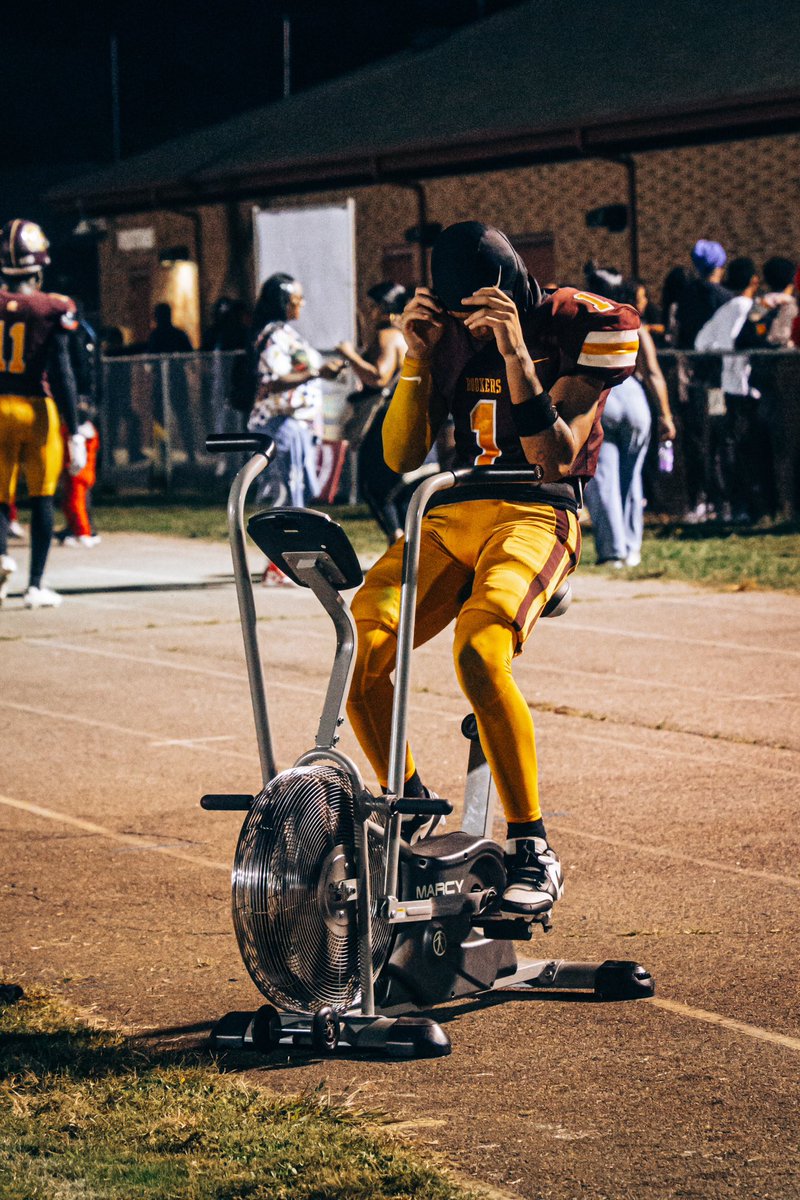 MakaiFrisby7_'s tweet image. 5+ catches , 150+yards, 2tuds, 1 int, 5 tackles, 1forced int, 0yards given up again in last nights game. #LLJUSTO @coachDB_William @CoachZohn @coachacjr @CoachMikeLondon @coachtflood hudl.com/v/2M2e7G