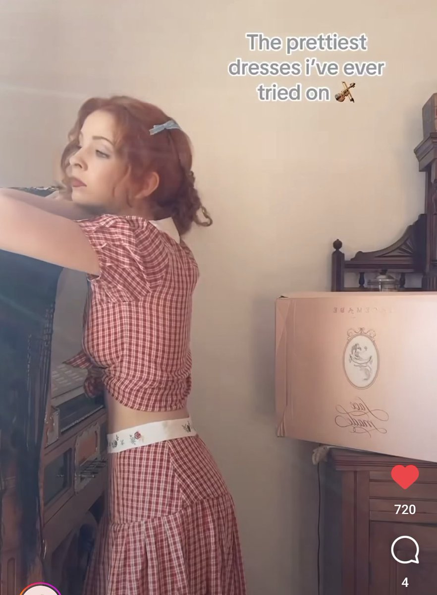 tinylilfaye's tweet photo. what bmi is she? im obsessed with her outfits and look 🥲 https://t.co/A2uywmt7hg