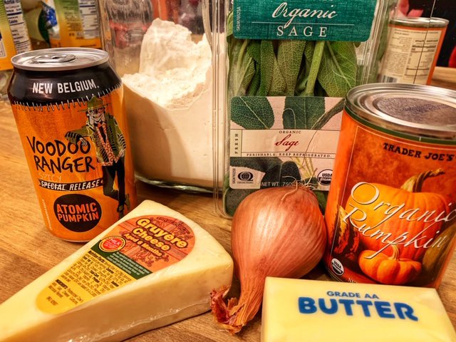 TheOnlyRyann's tweet photo. As Fall slowly rolls in, make sure to check out @voodooranger not just for some tasty drinks, but to use to make some tasty food!
#sponsored 

Here’s an amazing recipe using #VoodooRanger’s Atomic Pumpkin🎃🍻

Savory Pumpkin Beer Bread:
https://t.co/KlFMrTScI6 https://t.co/3wh9t98kF5