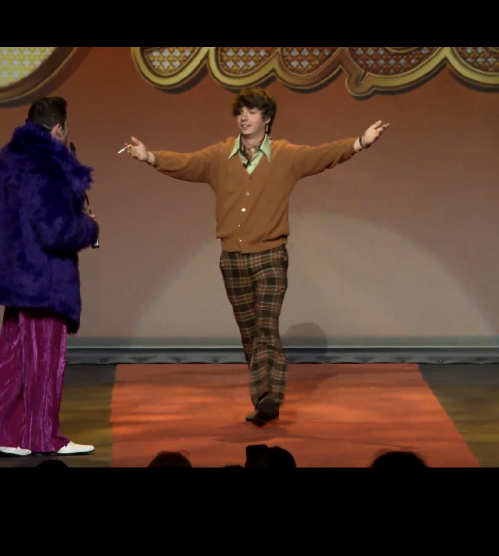 LochnessMoncher's tweet photo. Everyone’s Name Your Price Outfits!
#NYPLive https://t.co/Z8MTppNvFD