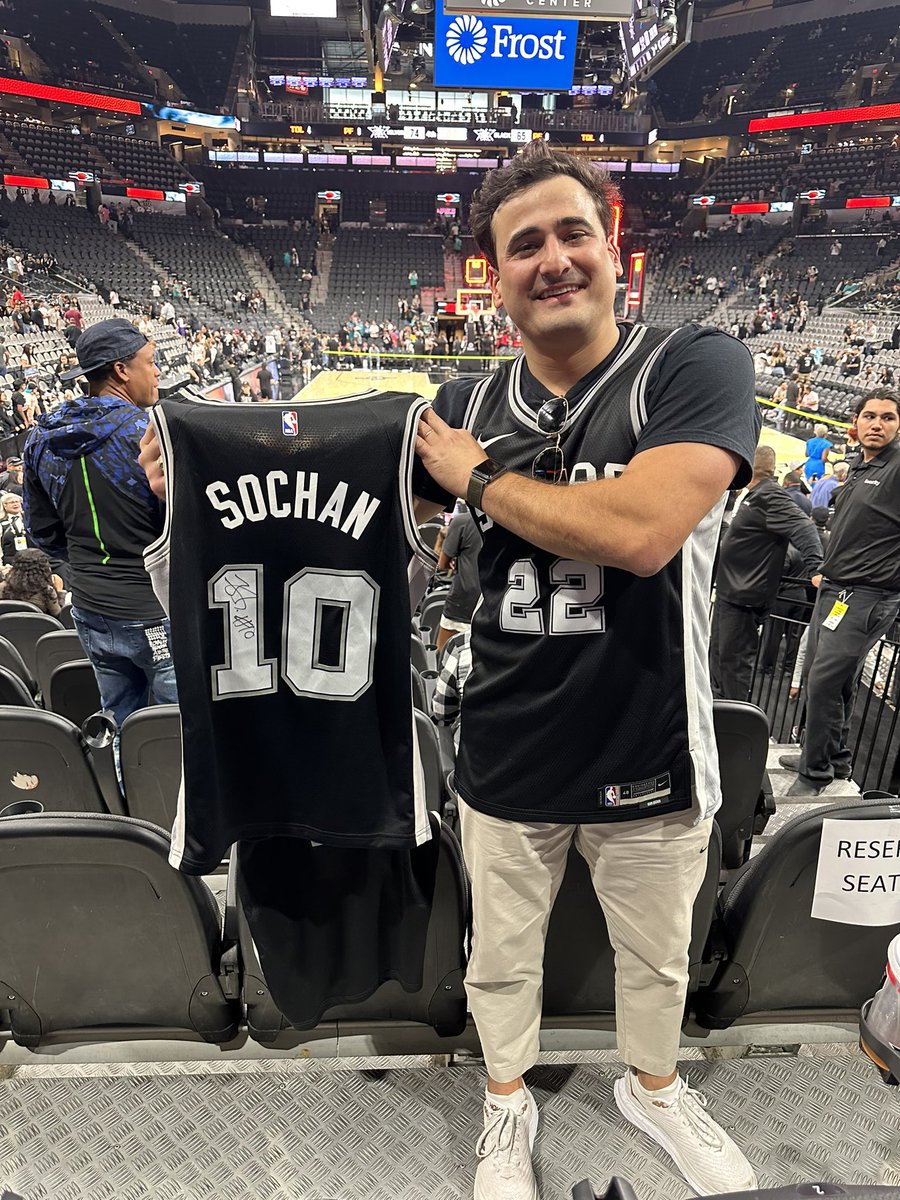 NoDoubt_Dom's tweet photo. @JeremySochan you made my day! Go Spurs!! https://t.co/GTmVbJmU1D