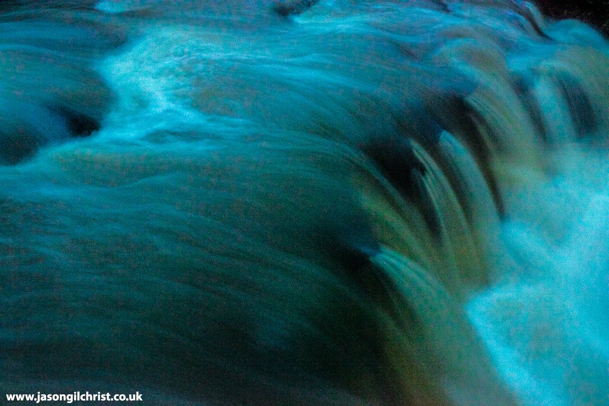 jgilchrist13's tweet photo. Swin Burn, Pike's Pool waterfall, Kirkliston, nr. Edinburgh, Scotland, this evening. In full flow, after heavy rain. Flooding downstream. #SwinBurn #PikesPool #river #waterfall #flood #waterscape #landscape #NoTripod #Kirkliston #Scotland #StormHour #ThePhotoHour #WeatherWatchers https://t.co/hdKp5iPvYc