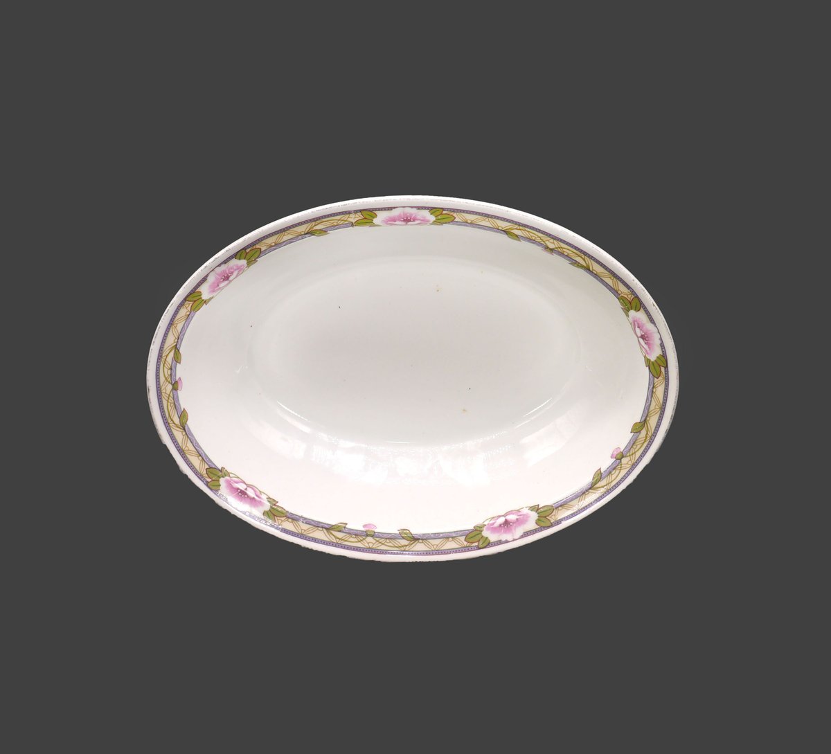 G97816960Girl's tweet photo. Antique art-nouveau period Johnson Brothers JB348 oval serving bowl made in England. https://t.co/QMlvTlfKLA via @Etsy #BuyfromGroovy #antiqueshop #tableware #dinnerware #antiquetableware #artnouveau #artnouveautableware #JohnsonBrothers #JohnsonBrothersJB348 #EtsySellers https://t.co/nDpvAafTuI